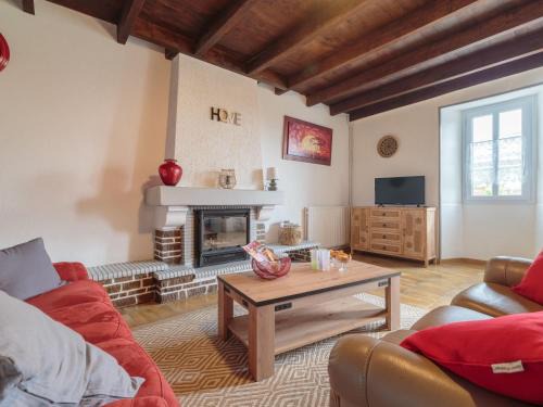 Berneuil Casa | Holiday Home Gîte La Truffière Saintongeaise by Interhome