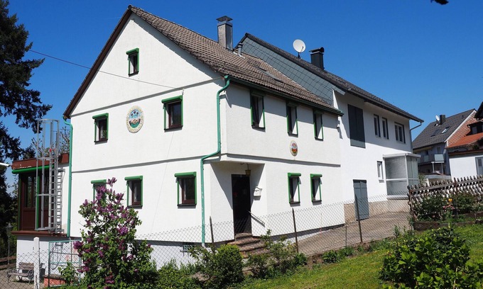 Bad Herrenalb Casa | Casa de vacaciones 'Gaistal' con vistas a la montaña, terraza privada y Wi-Fi