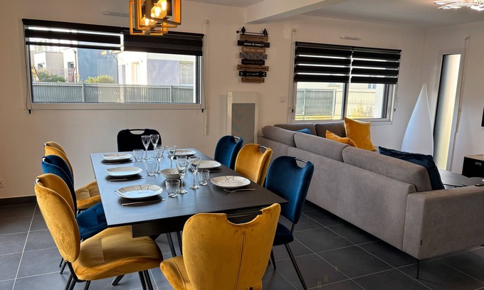 Pleumeur-Bodou Casa | Casa de vacaciones 'Garogwen By Madame Est Servie' con terraza privada, jardín privado y Wi-Fi