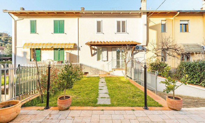 Poggio a Caiano Casa | Casa vacacional 'Giuliana' con terraza privada, jardín privado y Wi-Fi