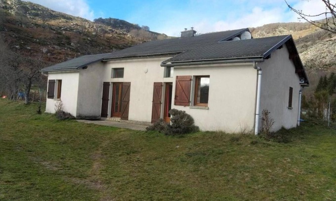 Dourbies Casa | Casa de vacaciones 'Gîte Le Suquet' con vistas a la montaña y terraza privada