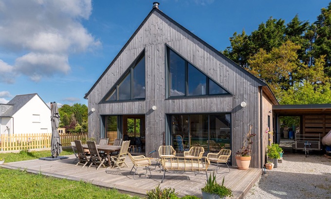 Sarzeau Casa | Casa de vacaciones 'Gite Ty Laouen' con terraza privada y Wi-Fi