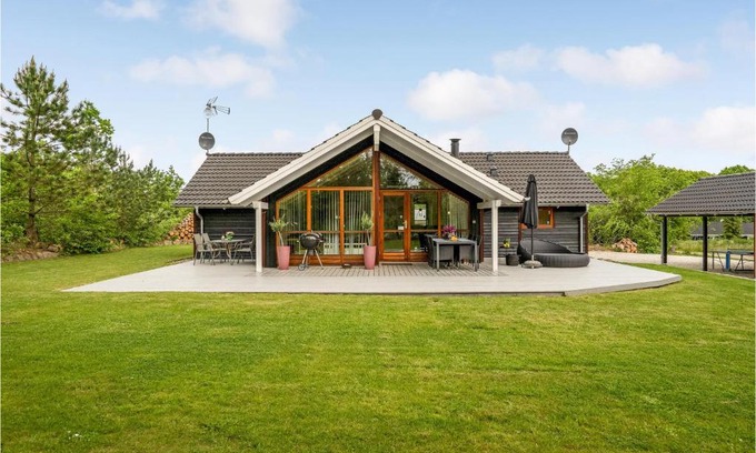 Fjellerup Casa | Holiday Home Glesborg With A Fireplace 02