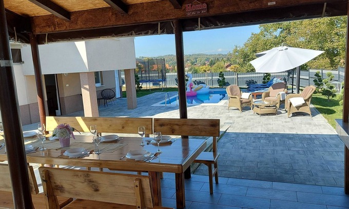 Brckovljani Otro | Holiday Home Gračec - Three Bedroom Holiday Home with swimming pool