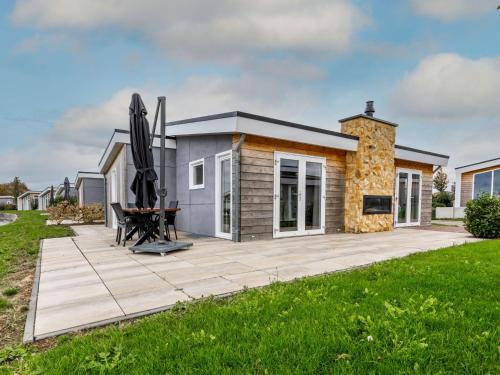 Gasthuis Casa | Holiday Home Green Resort Mooi Bemelen-1 by Interhome