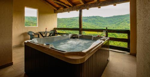 Kircija Casa | Holiday Home Grimalda