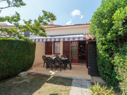 Vaux-sur-Mer Casa | Holiday Home Hameau des Flots by Interhome