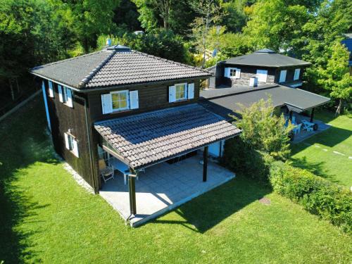 Landskron Casa | Holiday Home Haus direkt am Ossiacher See by Interhome