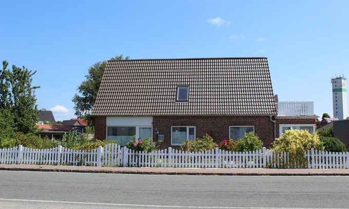 Suederhafen Casa | Casa de vacaciones 'Haushälfte Am Süderhafen' con terraza privada, jardín privado y Wi-Fi