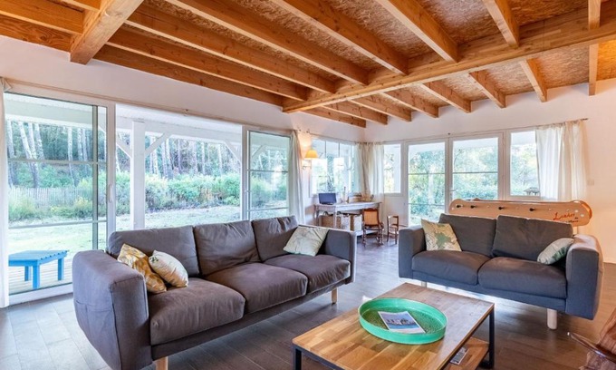 Lacanau Casa | Holiday Home Hibiscus by Interhome