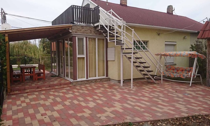 Balatonmariafurdo Casa | Casa vacacional con jardín y barbacoa