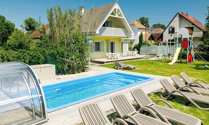 Balatonmariafurdo Casa | Casa vacacional adecuado para niños equipado cerca de la playa