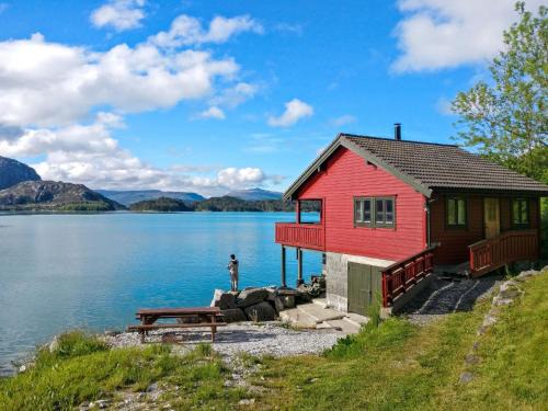 Hyllestad Casa | Holiday Home Idun by Interhome