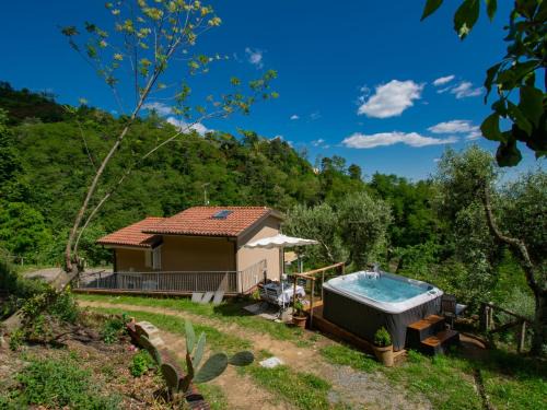 Macchino Casa | Holiday Home Il Paradiso by Interhome