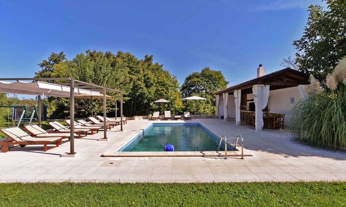 Rojnici Casa | Holiday home in a quiet location with an outdoor pool