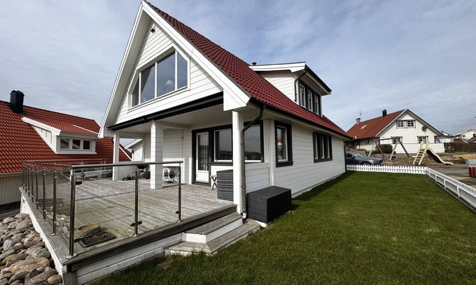 Kungshamn Chalet De Esquí | Holiday home in beautiful Kungshamn – perfect for two families | SE09079