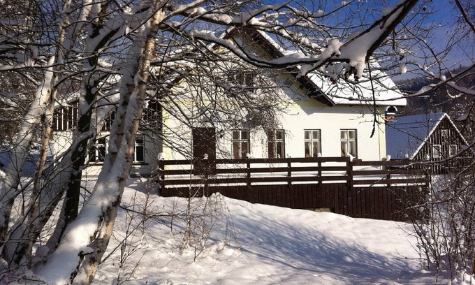 Zlata Olesnice Apartamento | Apartamento moderno en Zlata Olesnice con sauna