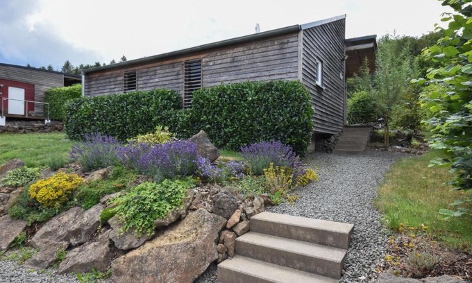 Berlingen Casa | Holiday Home in Forest with Terrace & BBQ