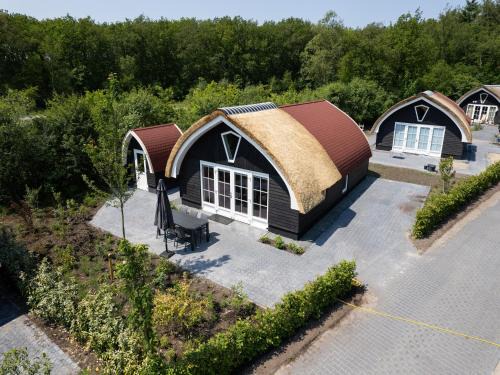 Baars Casa | Holiday Home in Forest near Assen