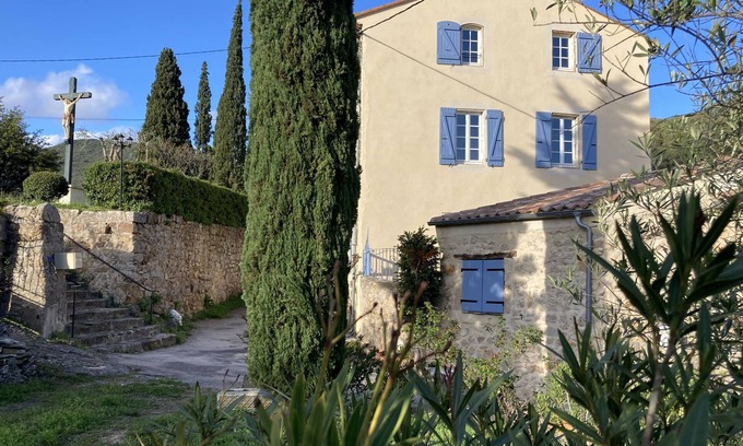 La Tour-Sur-Orb Casa | casa de vacaciones en un encantador pueblo del Parque Regional del Alto Languedoc