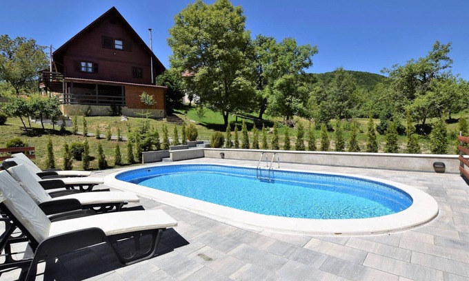 Brod Moravice Casa | Casa en Gorski Kotar con piscina
