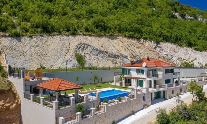 Lovrec Casa | Casa de vacaciones en Imotski con Terraza, Acondicionador, WIFI, Lavadora (4978-1)