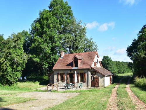 Isenay Casa | Holiday Home in Isenay near Lake and Forest