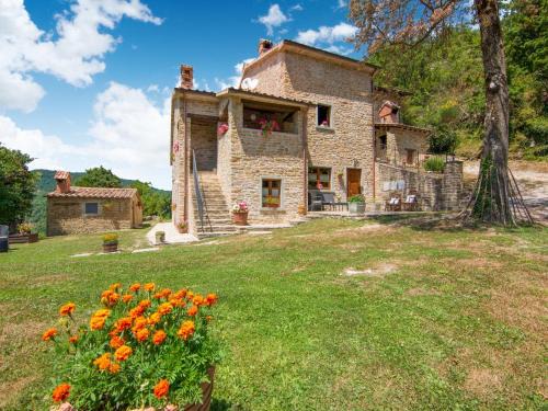 Parchiule Casa | Holiday Home in Città di Castello with Pool
