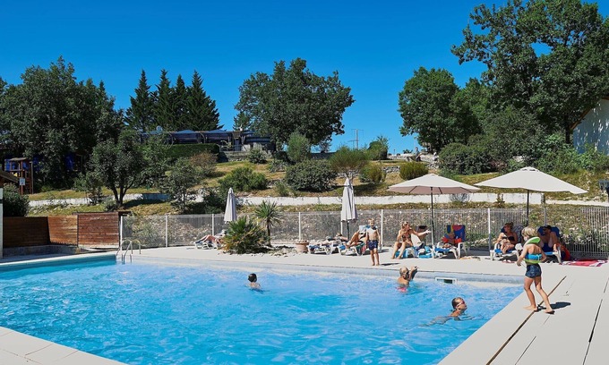 Mauroux Casa | Bungalow con una terraza en una colina en Dordoña