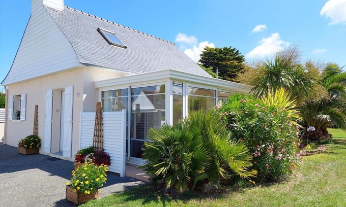 Poulgoazec Casa | Holiday Home in Plouhinec by Audierne Bay