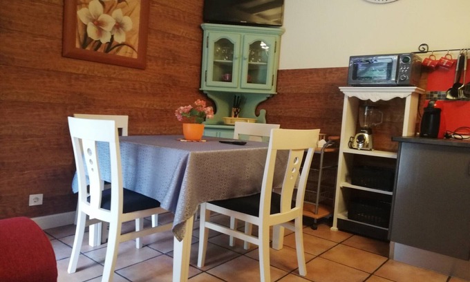 Villaescusa Casa | Casa Vacacional en España con Terraza y BBQ
