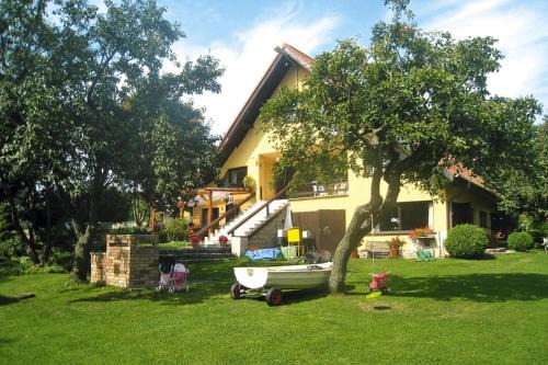 gmina Wolin Apartamento | Holiday Home in Sulomino with Private Beach