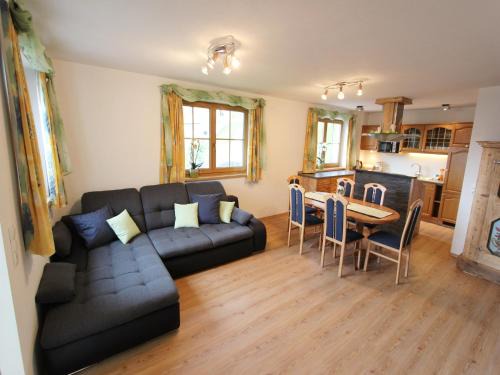Taxenbach Apartamento | Holiday Home in Taxenbach with Hohe Tauern Views
