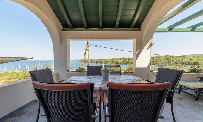 Veli Rat Casa | Casa en Veli Rat cerca de Saharun