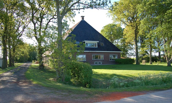 Municipality of Sudwest-Fryslan Casa | Casa Vacacional Workum con Piscina y Marina