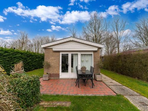 Baarland Casa | Holiday Home in Zeeland near Lake