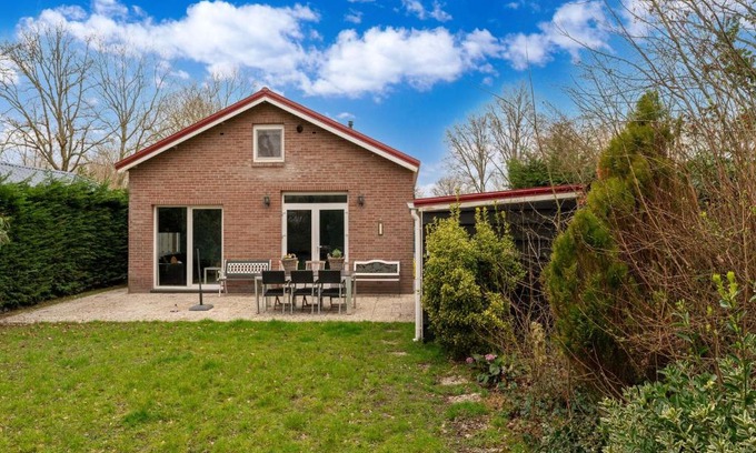 Baarland Casa | Holiday Home in Zeeland near Lake