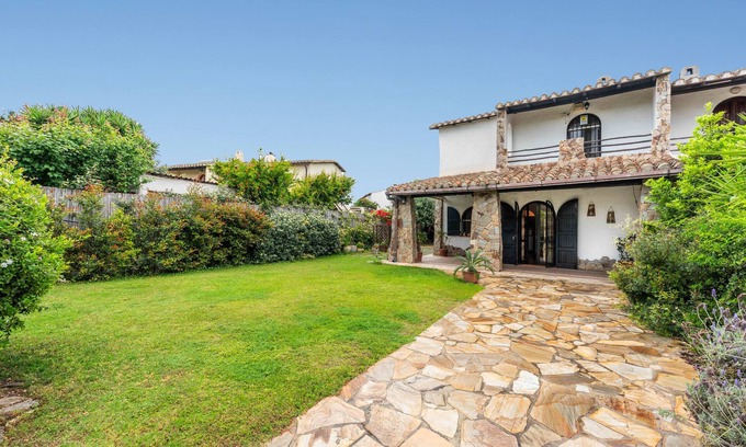 Quartu Sant'Elena Casa | Casa de vacaciones 'Stella' con terraza privada, jardín privado y Wi-Fi