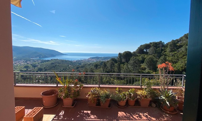 San Piero in Campo Casa | Casa Vacanze 'Bellavista' con Vista al Mar, Terraza Privada y Aire Acondicionado