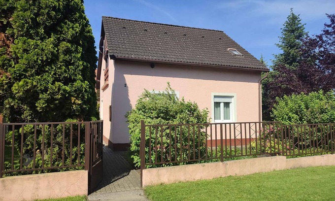 Balatonfenyves Casa | Casa vacacional a sólo 450 metros de la playa con gran terraza