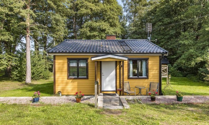 Fjalkinge Casa | Holiday Home Kjuge Gula Huset by Interhome
