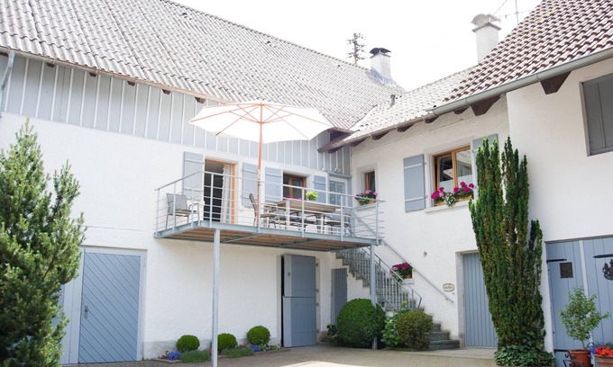 Ueberlingen Casa | Casa de vacaciones 'Kleines Landhaus Bodensee' con vistas al lago, balcón y Wi-Fi