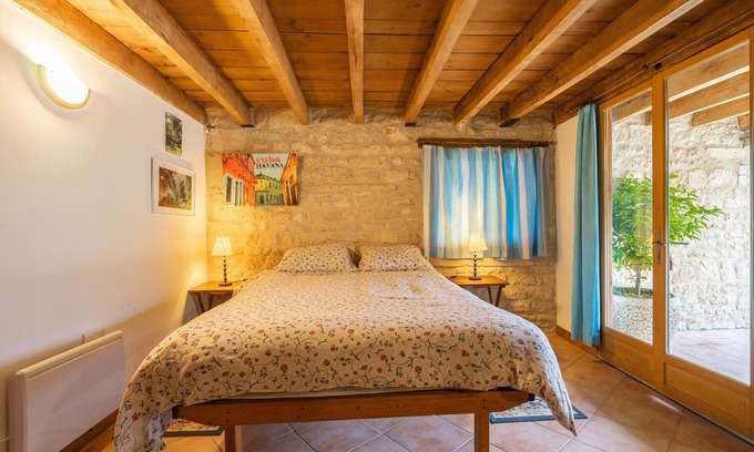 Gemozac Casa | Casa de vacaciones 'L'arbre - Gîtes De La Tournerie' con piscina compartida, jardín y Wi-Fi