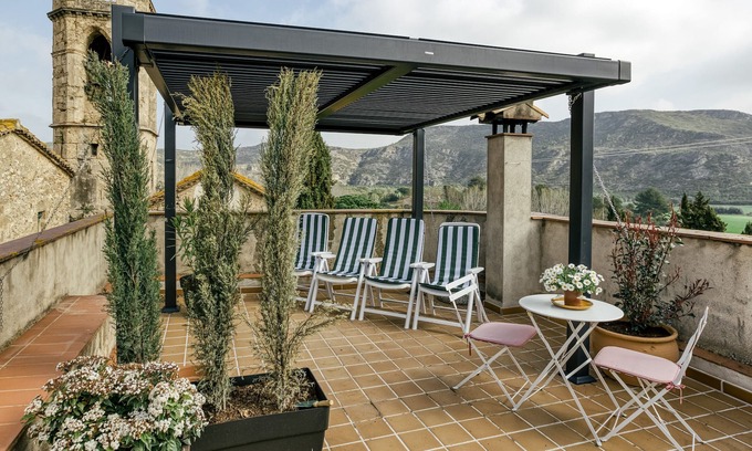 Boadella i les Escaules Casa | Casa de vacaciones "L'Estanc" con vistas a la montaña, terrazas y Wi-Fi