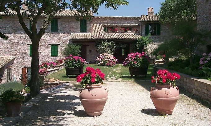 Assisi Apartamento | CASA DE VACACIONES "L'OASI" EN ASIS - Entrada privada, jardín con piscina