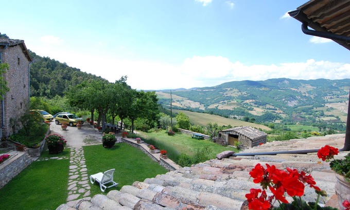 Ponte Grande Apartamento | CASA DE VACACIONES "L'OASI" EN ASIS - Entrada privada, jardín con piscina