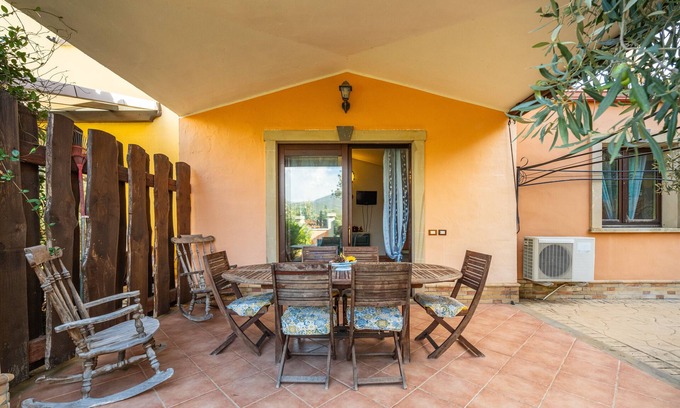 Castiadas Casa | Casa de vacaciones 'L'olivo' con terraza privada, jardín privado y aire acondicionado