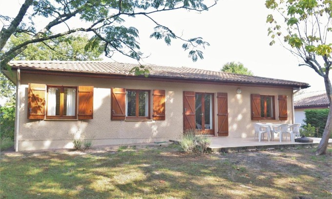 Hourtin Casa | Holiday Home L'Orée du Bois - HUT100 by Interhome