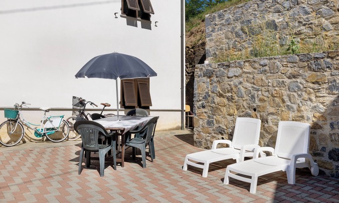 Osiglia Casa | Casa vacacional 'La Casa Sul Lago' con vistas al mar, jardín privado y Wi-Fi