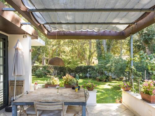 Sabaudia Casa | Holiday Home La casina nel bosco by Interhome